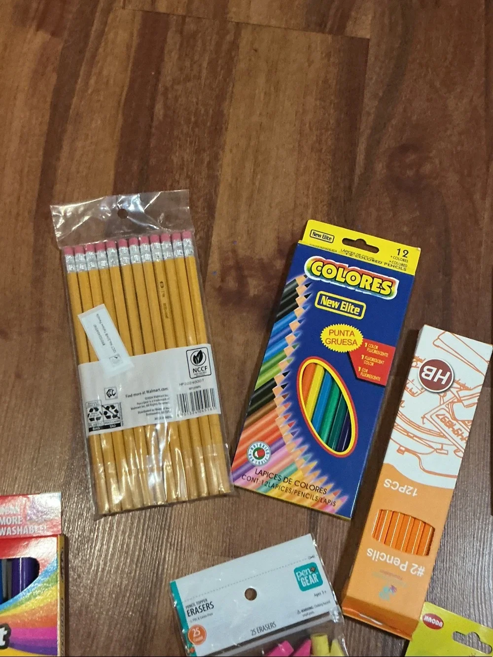 Bundle Public School Multicolor 36 Pencils & Markers colores 25 erasers new